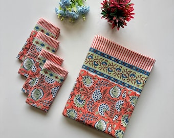 Vintage tafelkleed met bloemenblokprint – Handgemaakt katoenen tafeldecor