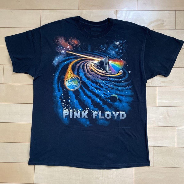 Pink Floyd Black Hole Shirt | Pink Floyd Shirt | The Dark Side of The Moon | Dark Side Of The Moon Album Cover | Cosmic Cover