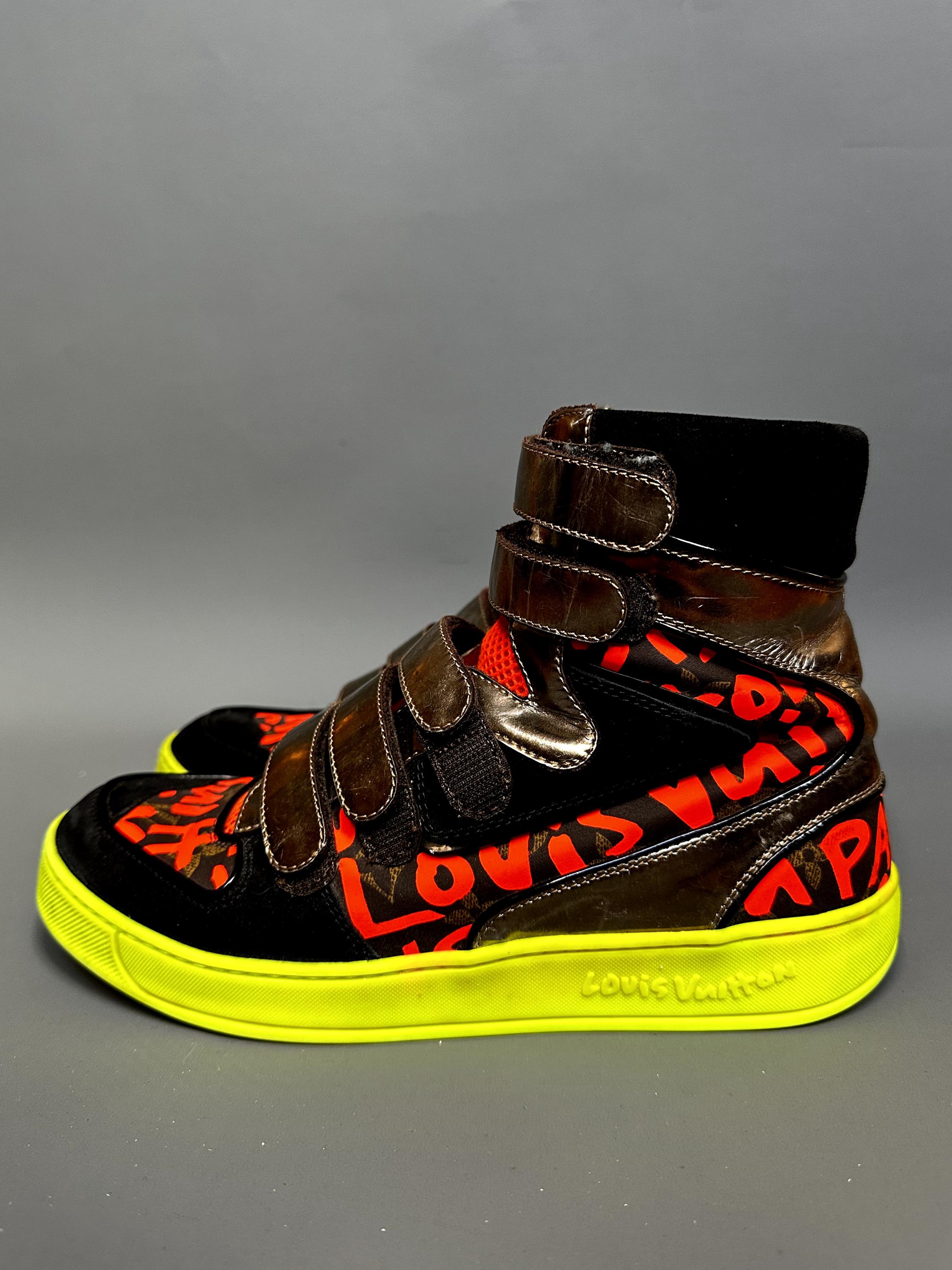 靴 Louis Vuitton Graffiti High Top Sneakers Louis Vuitton Graffiti High Top Sneakers Louis Vuitton Multicolor