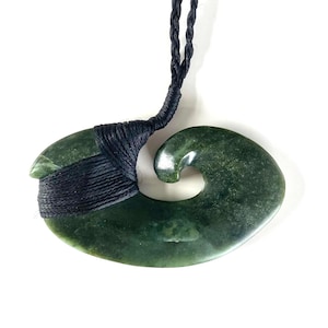 Hei Matau (Fish Hook) New Zealand Pounamu Green Necklace