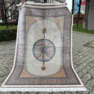 5x8 Cream Bamboo Silk Rug: Anatolian Medallion Design