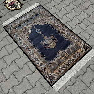 Luxury Bamboo Silk Prayer Mat: Islamic Gift, Ramadan Decor