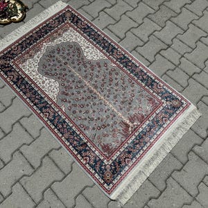 Luxury Bamboo Silk Prayer Mat: Islamic Gift, Turkish Rug (80x120 cm)