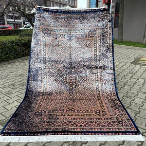5x8 Bamboo Silk Rug: Colorful Anatolian Turkish Carpet