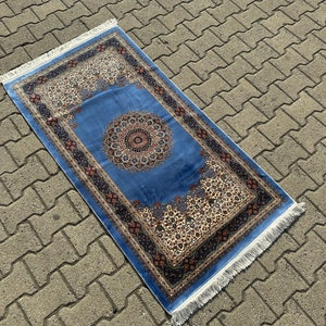 Blue Bamboo Silk Rug 3x5: Persian Qum Design