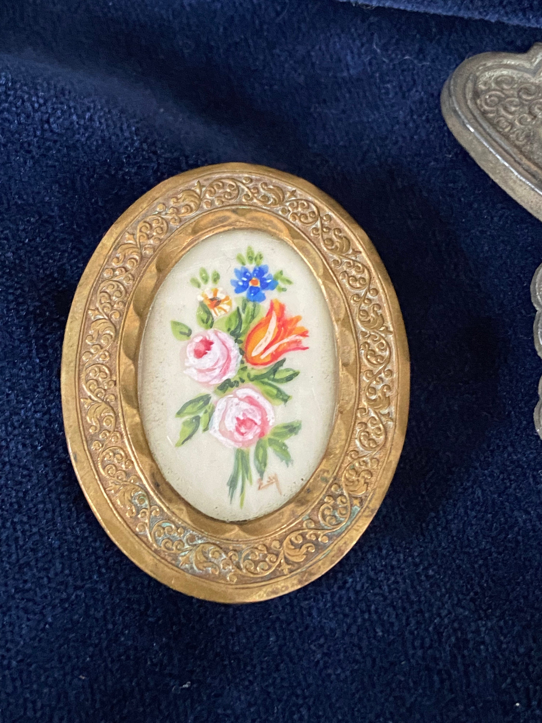Broche Vintage Française - Miniature Peinte à La Main Signée - Motif Fleurs - Occasion