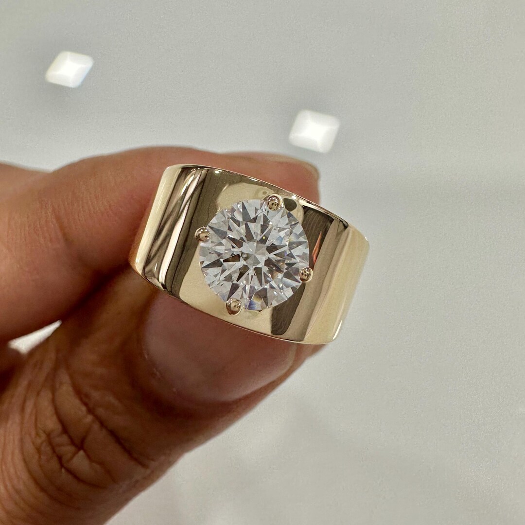 Round Cut Moissanite Diamond Wedding Band - 14k Yellow Gold Ring ...