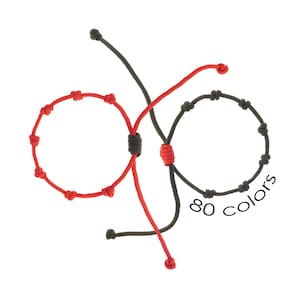 Bransoletka z czerwonego sznurka z 7 węzłami. Bransoletka ochronna i na szczęście. Bransoletka Kabbalah Seven Knot dla mężczyzn, kobiet i dzieci. Regulowana. 2 mm