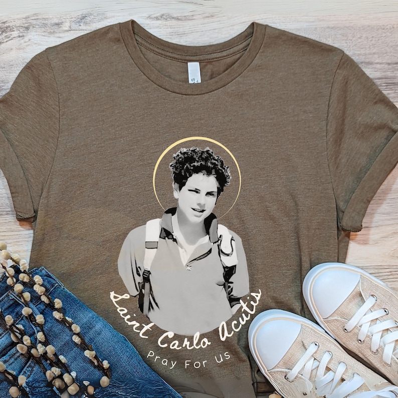 Camiseta de San Carlo Acutis, Día de Todos los Santos, Camiseta unisex, Camiseta de oración, Camiseta de Acutis, Día de los Santos, Carlos Acutis, San T imagen 1