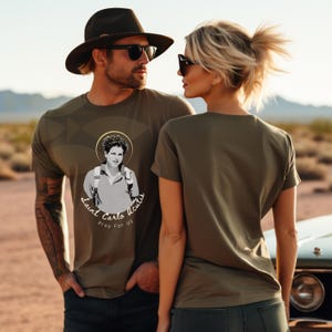 Camiseta de San Carlo Acutis, Día de Todos los Santos, Camiseta unisex, Camiseta de oración, Camiseta de Acutis, Día de los Santos, Carlos Acutis, San T imagen 10