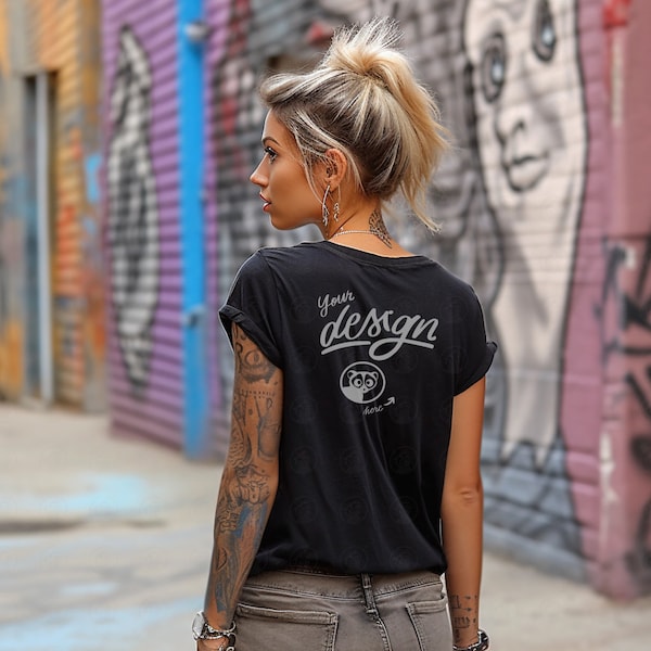 Zurück Bella Canvas Frau T-Shirt Mockup, schwarzes T-Shirt, Tattoo Model Mockup, T-Shirt Mockup, Graffiti, Casual Mockup, Urban Background Mockup