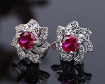 Flower Stud Earrings | Dainty Gold Earrings