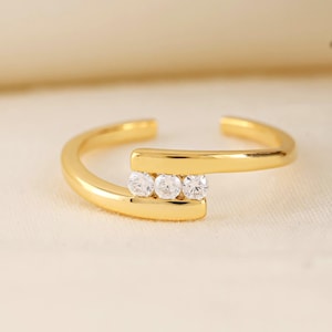 14K Gold Women Toe Rings | Three Stone Diamond Bypass Adjustable Toe Ring | 3 Stone Tension Set Toe Band