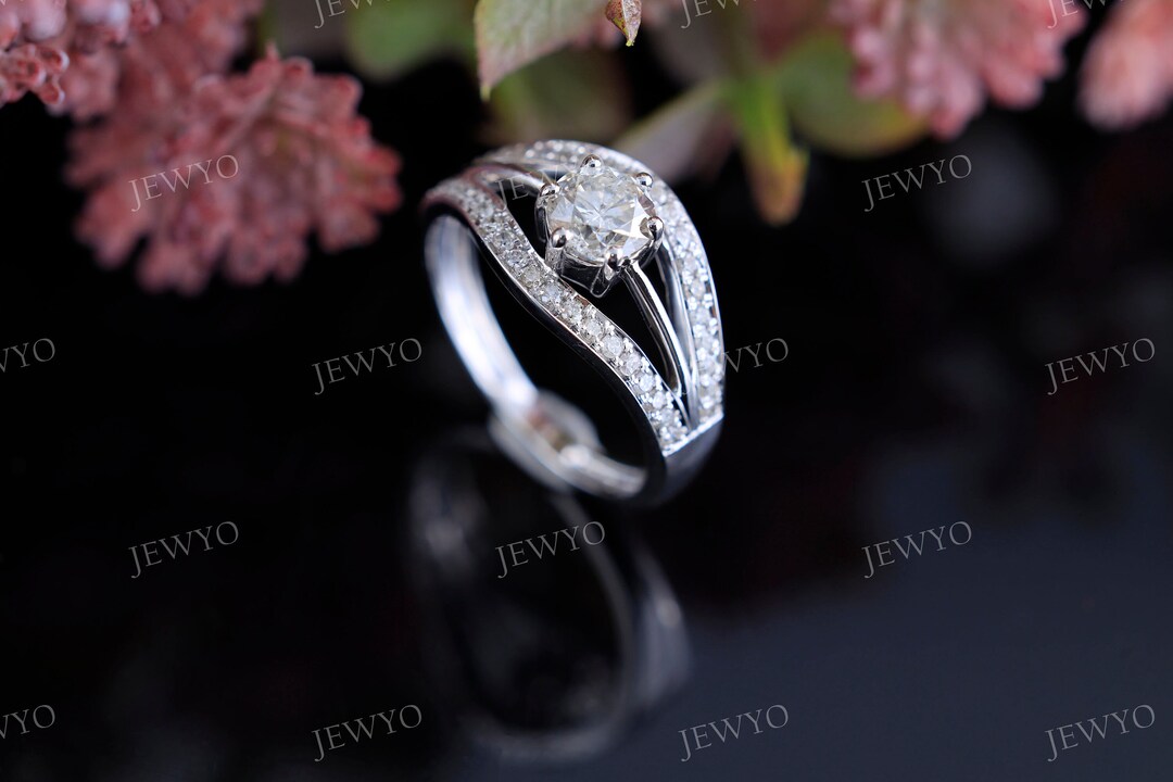 14K White Gold Wedding Ring, Round Cut Diamond Engagement Ring, Split