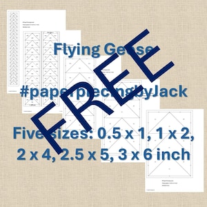 Könnte beinhalten: Weiße Papiervorlagen für "Flying Geese" Quiltblöcke. Das Bild enthält den Text "FREE" in großen blauen Buchstaben, zusammen mit dem Hashtag "#paperpiecingbyJack" und Größenangaben in Zoll: 0,5 x 1, 1 x 2, 2 x 4, 2,5 x 5 und 3 x 6 (1,3 x 2,5, 2,5 x 5, 5 x 10, 6,4 x 12,7 und 7,6 x 15,2 cm).