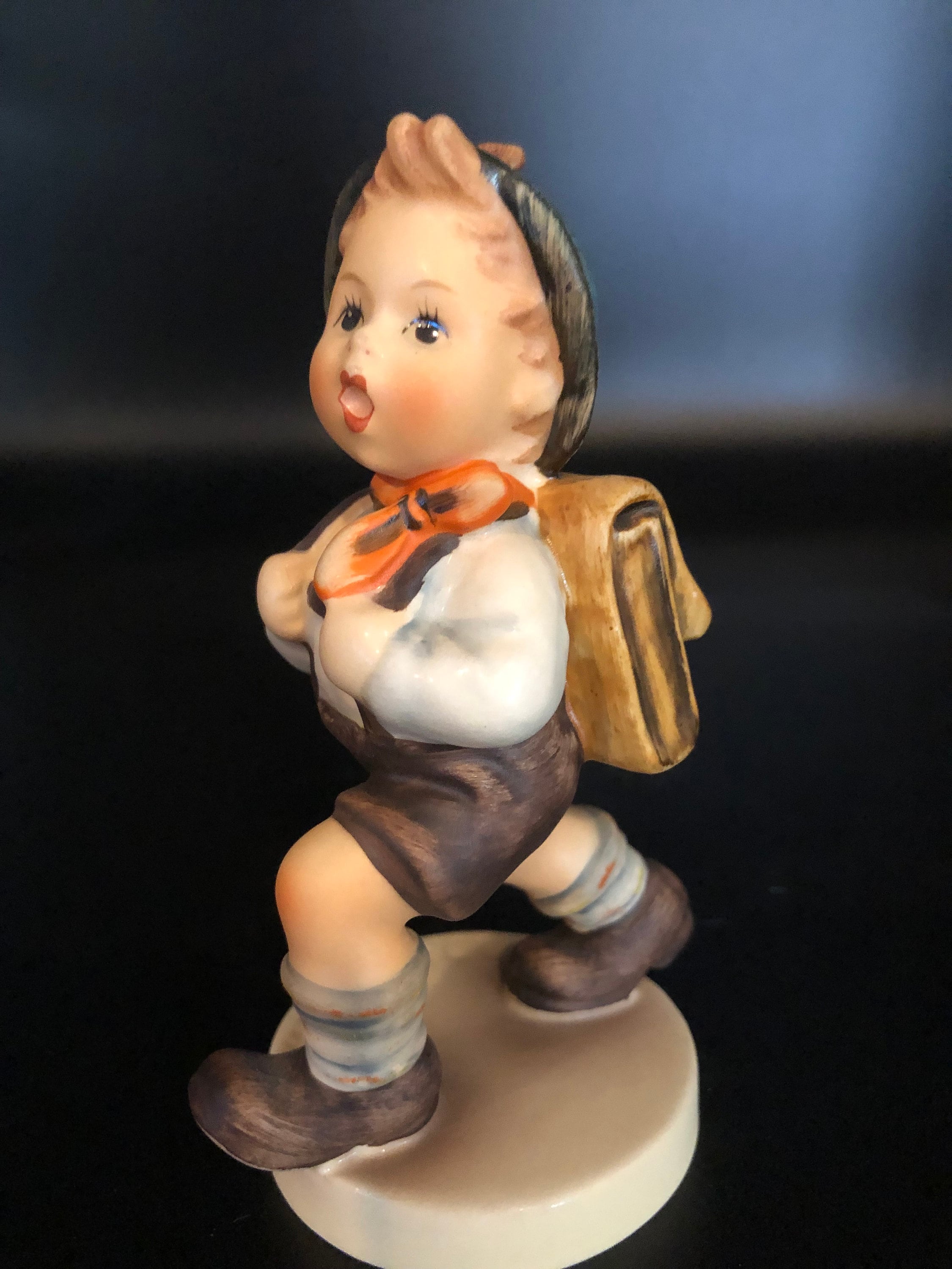  Hummel Figurine School Boy 82/2/0 TMK 7: Collectible Figurines:  Home & Kitchen