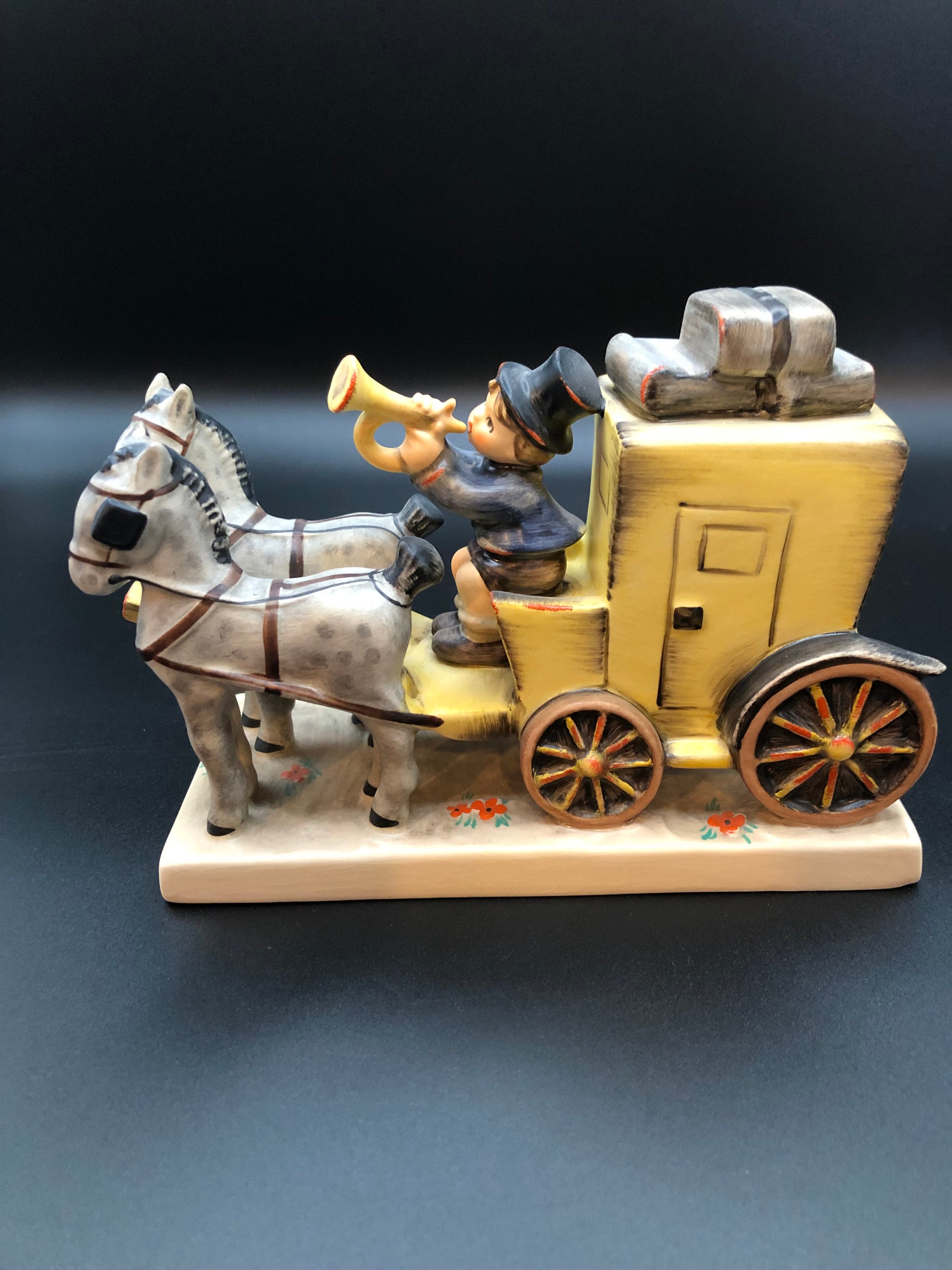 フンメル人形 The Mail is Here 郵便配達 馬車 フンメル人形 The Mail is Here 郵便配達 馬車