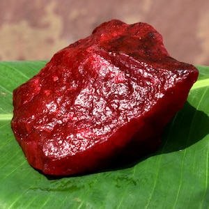 Natural African Ruby Raw Corundum 1550.15 Ct Earth-Mined Certified Crystal Ideal For Chakra Healing Wire Wrapping Jewelry & Collectors