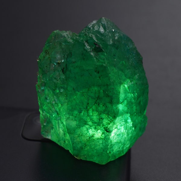 200-250 Ct Certified Natural Emerald Brazilian Green Emerald Raw Healing Earth-Mined Emerald Glorious Chunk Uncut Shape Green Emerald Row