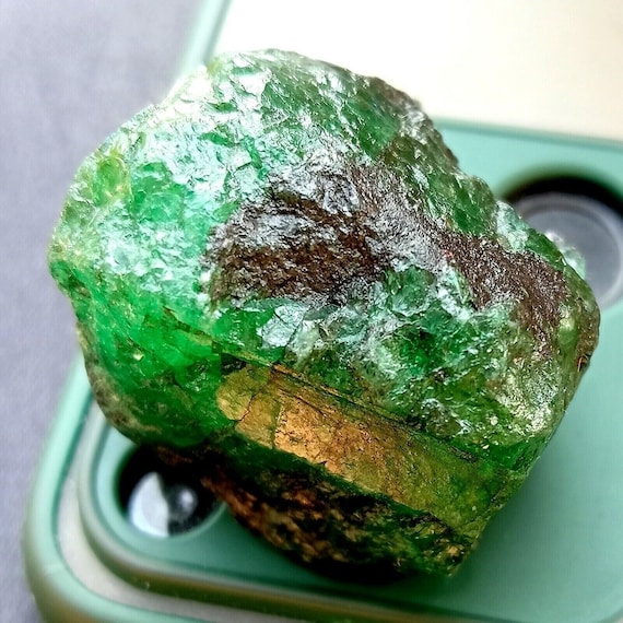 Émeraude Naturelle De Colombie 10,32 Carats - Forme Troïdia - Certifiée GGL - Neuf Avec Certificat