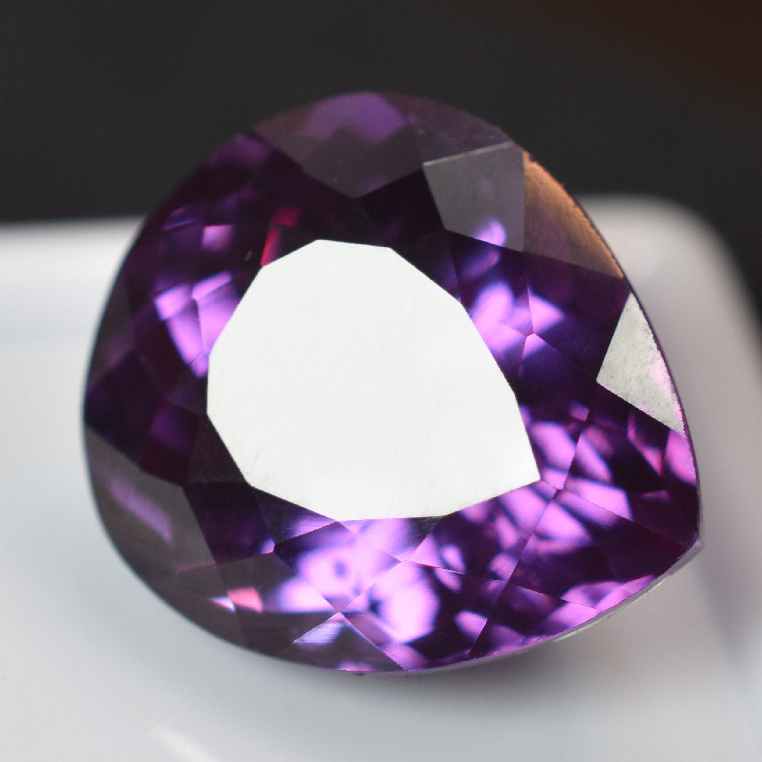 Paire D'Alexandrite Lab-created 27+ Cts - Pierres Couleur Changeante Certifiées GIL - Inde