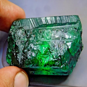 Brazilian Green Emerald Raw 180-200 Carat Certified Natural Looking Nice May Birthstone