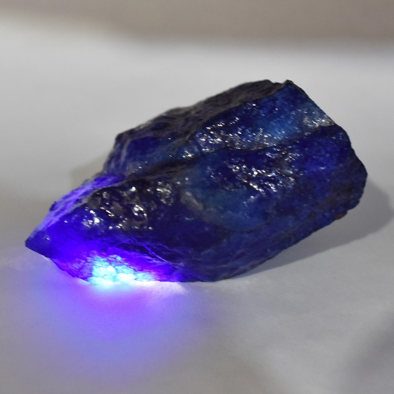 Tanzanite brute non coupée 100-1000 Ct Tanzanite bleue brute brute naturelle non coupée Terre de guérison Minée Tanzanite Pierre précieuse en vrac Pierre brute Livraison gratuite image 9