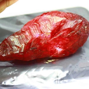 Natural Red Ruby Crystal Ruby Mini Stones |444-500 Ct Ruby Crystals | Ruby Gemstone Chips, Root Chakra, Semi-Precious Rocks Healing Gemstone