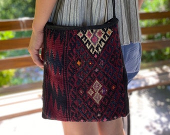handmade shoulder bag with pockets inside, made of turkish rug, carpet, hand bag, aesthetic, daily, travel, school, gift