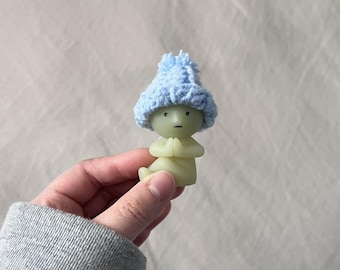 Gorro Smiski de crochet con pompón