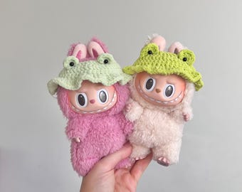 Handgemachter gehäkelter Froggy Hut für Puppe