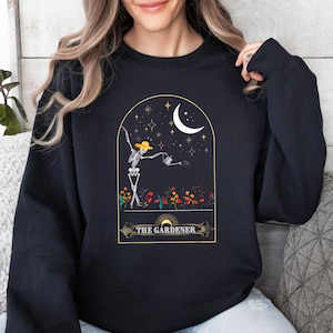 Gardener Skeleton Sweatshirt, Plant Lover Tarot Card Sweater, Garden Lover Gift, Plant Lady Sweatshirt, Mom Gardening Sweat, Floral Skeleton