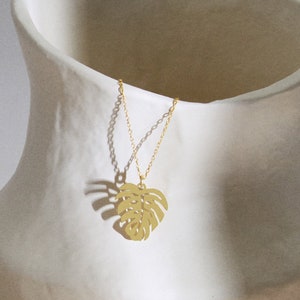 14K Gold Monstera Leaf Necklace, Leaf Pendant, Monstera Jewelry for Women, Gold Tropical Leaf Necklace, Monstera Necklace, Summer Jewelry