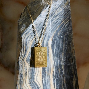Collar de tarot de oro de 14 quilates, collar colgante de etiqueta delicada, joyería espiritual, collar de cartas de tarot, regalo de mejor amigo, collar de encantos de tarot