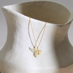 14K Gold Hummingbird Necklace, Tiny Hummingbird Necklace, Gold Bird Necklace, Bird Lover Gift, Hummingbird Charm Necklace, Humming Bird Gift