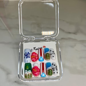 Bad Bunny Nail Set - Debi Tirar Mas Fotos