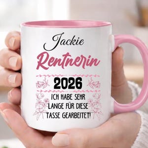 Personalisierte Rentnerin Tasse 2026 – Lustige Ruhestand Geschenk Kaffeetasse mit Name – Abschied Kollegin Geschenk Frauen imagen 1
