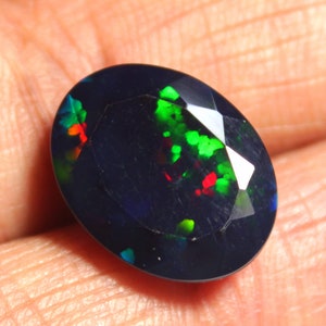 5.60 Carat Gem Grade Black Fire Opal Oval Faceted Ethiopian Welo Opal Taille 13x17x6mm Multi Fire anneau d'opale jeu de feu arc-en-ciel image 5