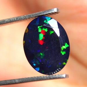 Opale di fuoco nero di grado gemma da 5,60 carati Opale Welo etiope sfaccettato ovale Dimensioni 13x17x6mm Multi fuoco anello opale gioco di fuoco arcobaleno immagine 1