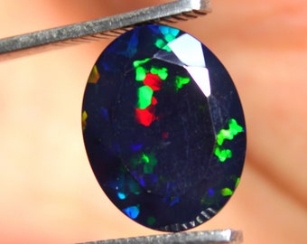 5.60 Carat Gem Grade Black Fire Opal Oval Faceted Ethiopian Welo Opal - Taille 13x17x6mm - Multi Fire - anneau d'opale - jeu de feu arc-en-ciel