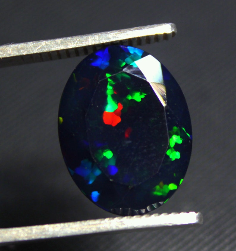 Opale di fuoco nero di grado gemma da 5,60 carati Opale Welo etiope sfaccettato ovale Dimensioni 13x17x6mm Multi fuoco anello opale gioco di fuoco arcobaleno immagine 4