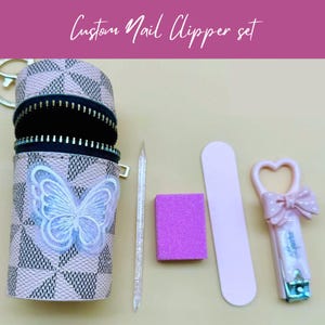 Juego de cortaúñas personalizado, regalo para amantes de los viajeros, juego de cortaúñas de viaje para mujeres, mini bolsa de almacenamiento, llavero para bolso, regalo para ella