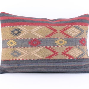 Vintage Kilim Pillow,Home Decor,Handwoven Turkish Pillow,Moroccan Pillow,Decorative Throw Pillow, Kilim Cushion Cover,Jute Pillow