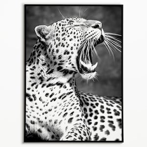 Schwarz weisser Leopard Print: Wildes Tier Kunst Poster