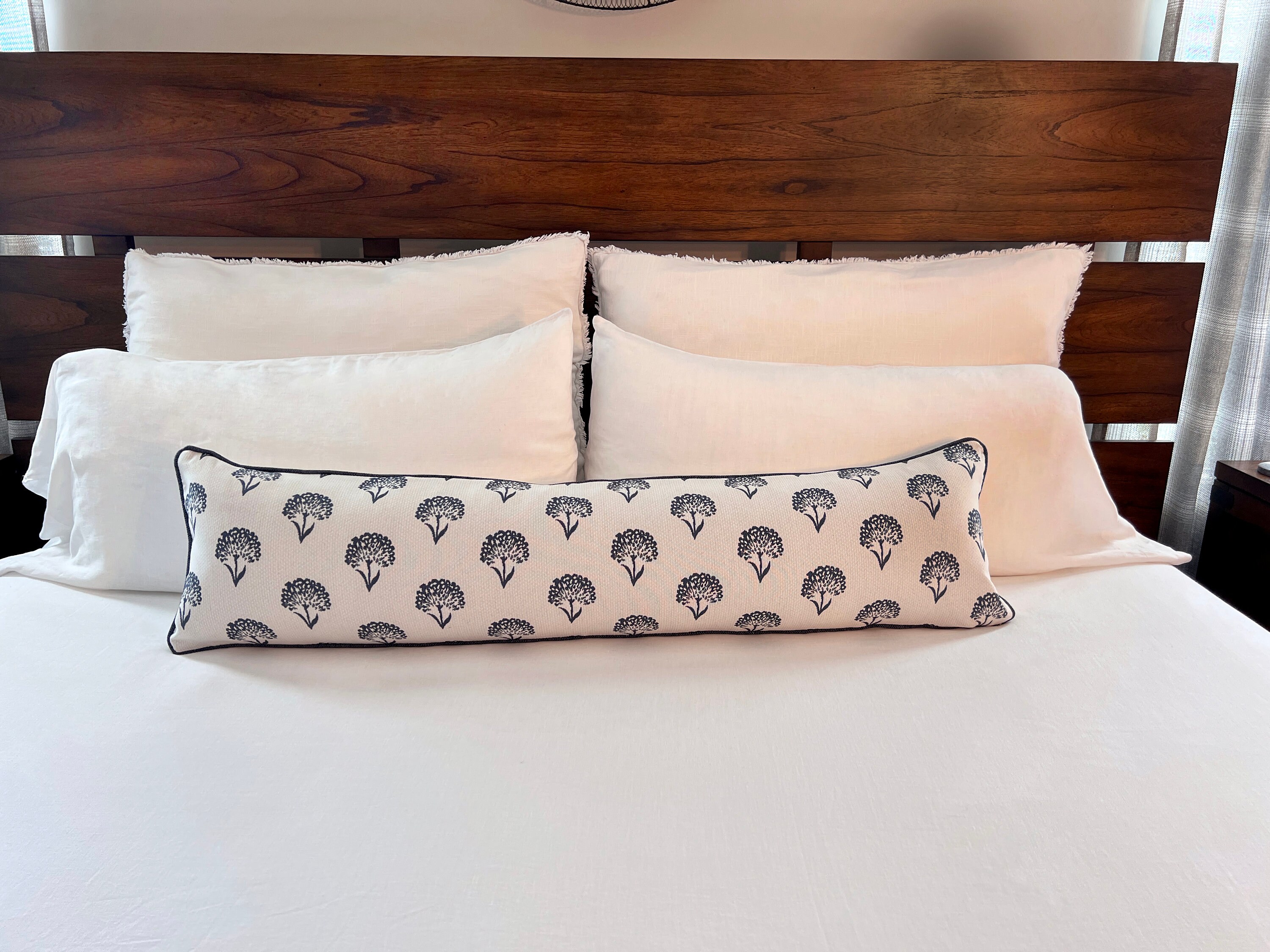Decorative lumbar pillows for bed discount