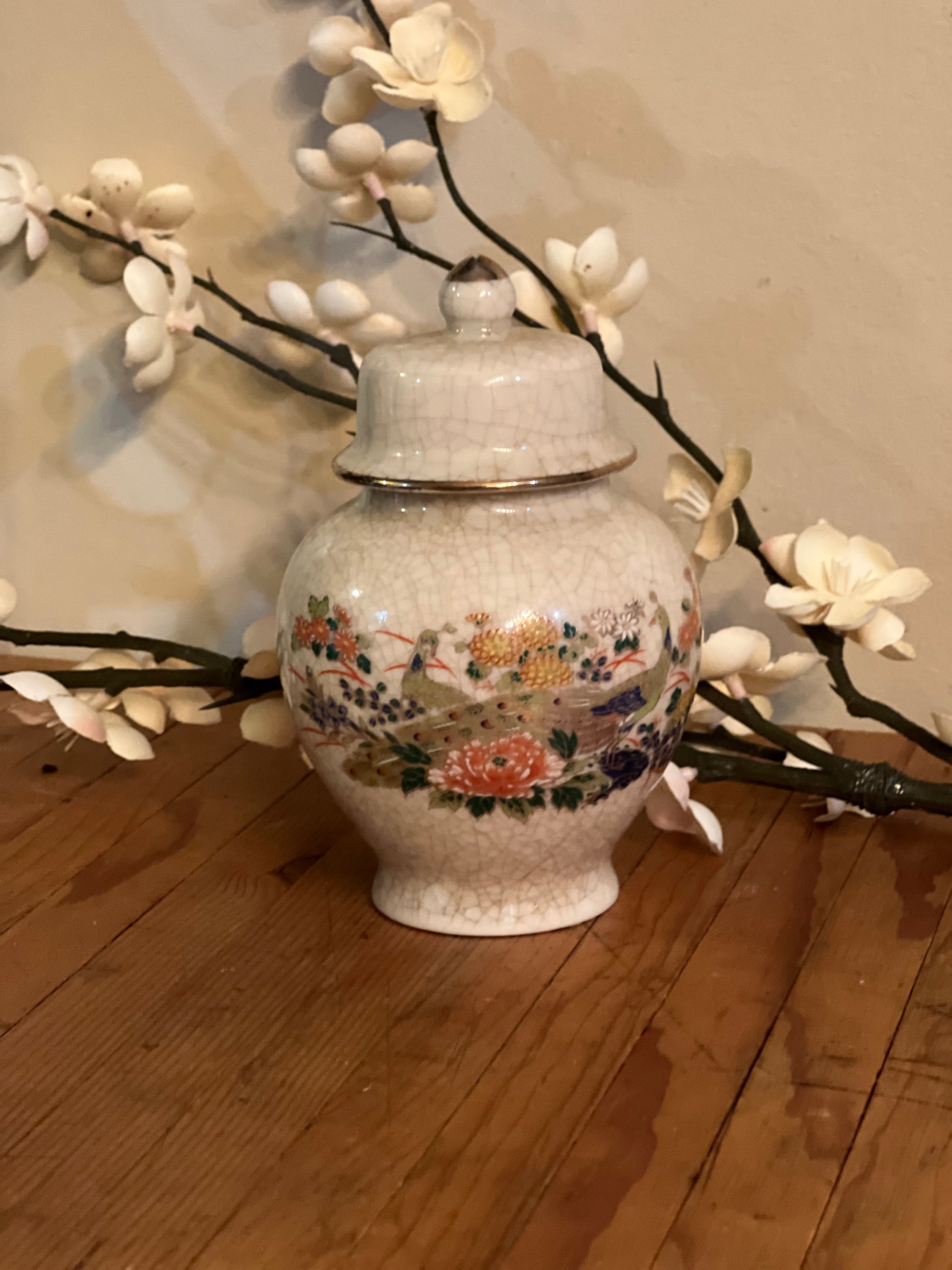 JAPAN FLORAL PEACOCK BIRD GINGER JAR W LID, VINTAGE 1980 OMC OTIGIRI, BEAUTIFUL PEACOCK GINGER Jar…otagiri Mercantile Co…floral…gold Accents  main image 4