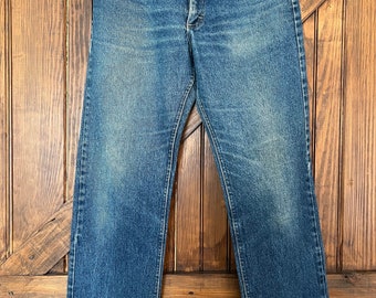 Vintage 1980's Men's Lee Denim 34W x 32L Blue Jeans *Lightly Distressed From Wear*