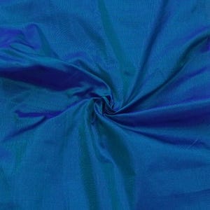 Pauwenblauwe dupioni-zijde: handgemaakte bruidsaccessoires, kleding