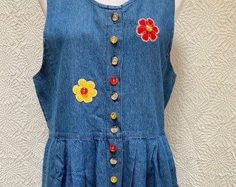 Upcycled 1990s vintage Technics denim midi jumper with yellow & red flower appliqués and buttons added. Made in USA 100% cotton. 10. Country