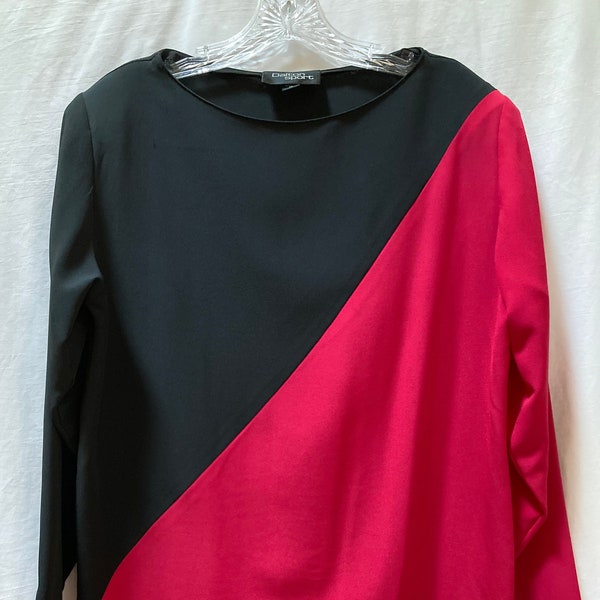 80s vintage bold diagonal black and red colorblock ‘Dalton Sport’ top. Bicolor Geometric minimalist shirt. 1980s Size 10